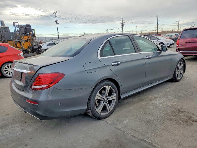 Photo 3 from auction – 2017 MERCEDES-BENZ E with VIN WDDZF4JB5HA259236