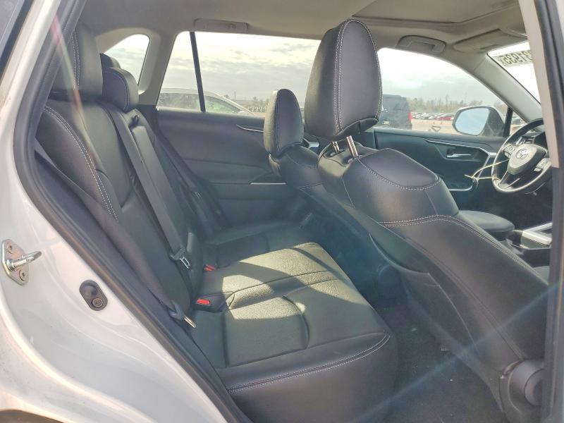 Photo 11 from auction – 2020 TOYOTA RAV4 XLE with VIN 2T3W1RFV7LW091783