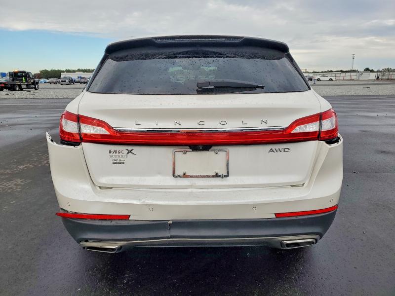 Photo 6 from auction – 2016 LINCOLN MKX RESERV with VIN 2LMPJ8LR2GBL30168