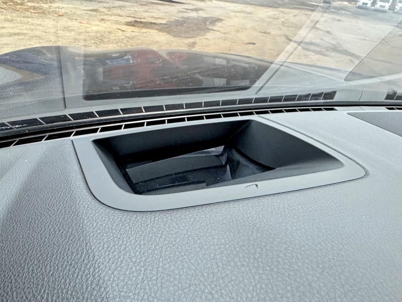 Photo 11 from auction – 2013 BMW M5 with VIN WBSFV9C53DD095684