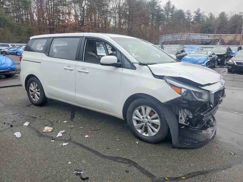 Photo 4 from auction – 2016 KIA SEDONA L with VIN KNDMA5C18G6180688