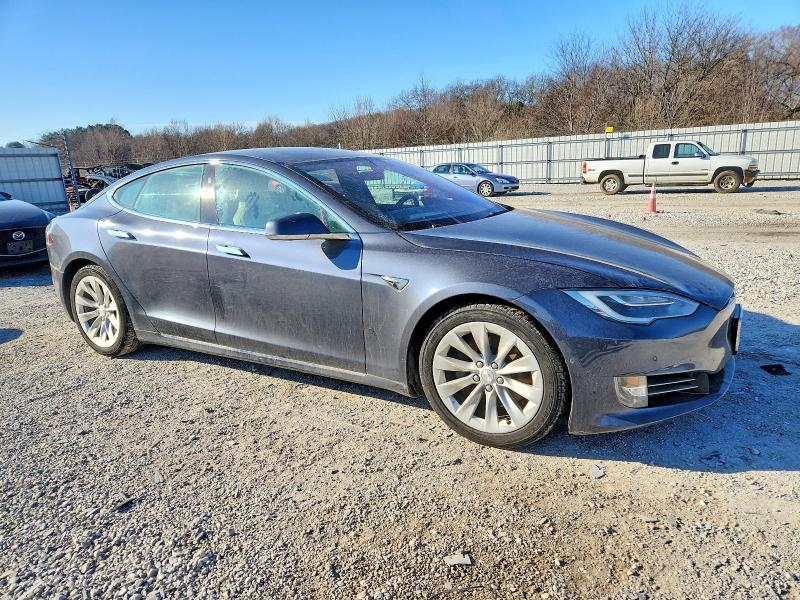 Photo 4 from auction – 2016 TESLA MODEL S with VIN 5YJSA1E28GF170270