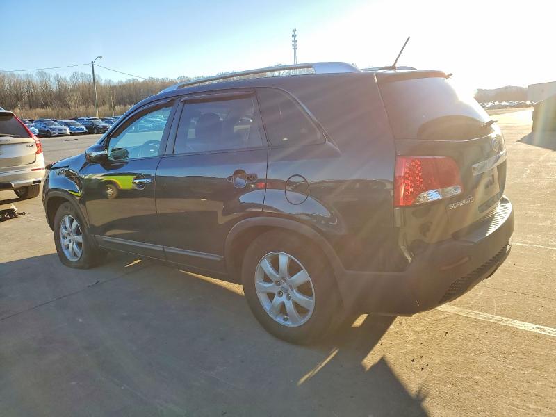Photo 2 from auction – 2013 KIA SORENTO LX with VIN 5XYKT3A69DG350344