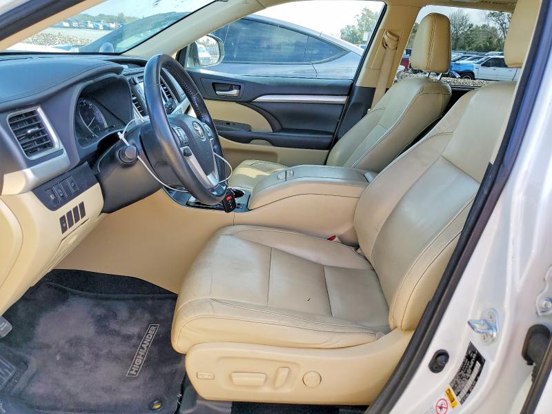Photo 7 from auction – 2017 TOYOTA HIGHLANDER with VIN 5TDKZRFH4HS215972