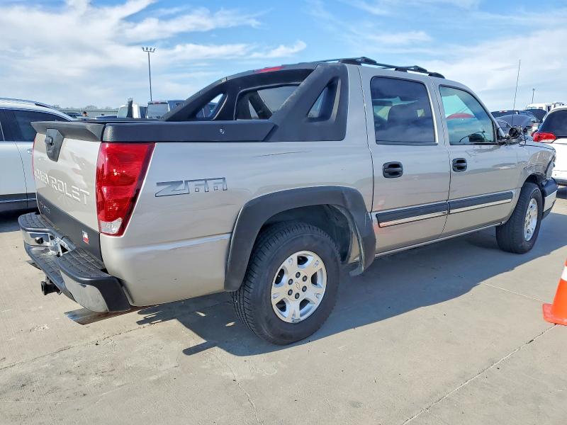 Photo 3 from auction – 2004 CHEVROLET AVALANCHE with VIN 3GNEC12T44G199377