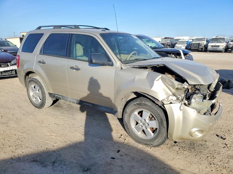 Photo 4 from auction – 2011 FORD ESCAPE with VIN 1FMCU0D79BKC59761
