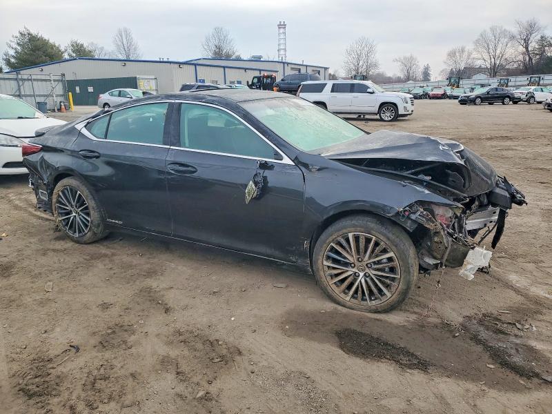 Photo 4 from auction – 2022 LEXUS ES with VIN 58ADA1C17NU020047