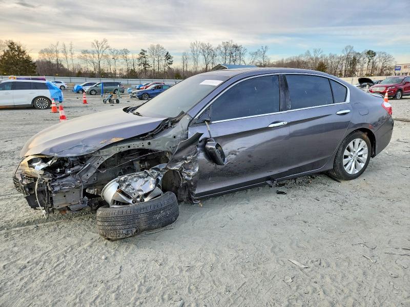 HONDA ACCORD EXL 2015 with VIN 1HGCR2F80FA275996 - Photo from auction