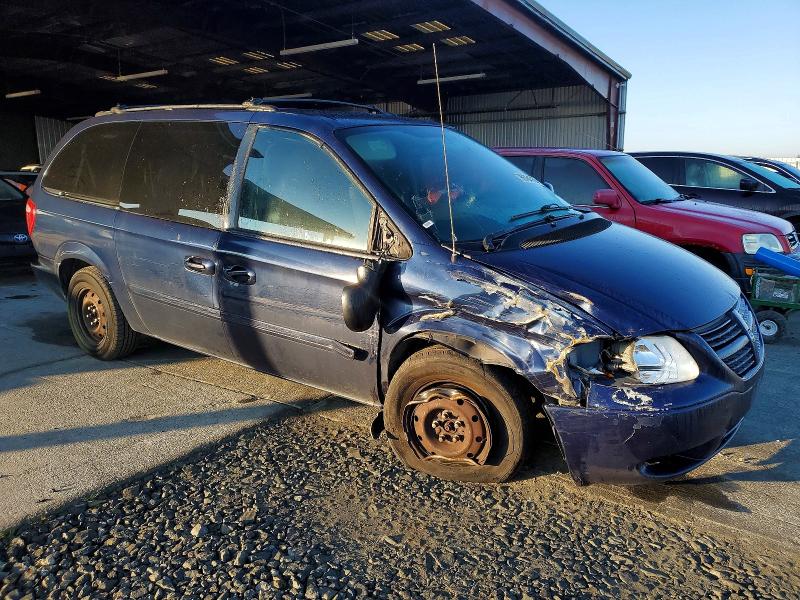 Photo 4 from auction – 2005 DODGE GRAND CARAVAN with VIN 2D4GP24R45R108930