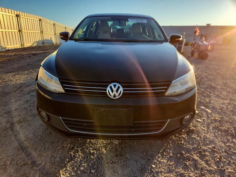 Photo 5 from auction – 2012 VOLKSWAGEN JETTA SEL with VIN 3VWLP7AJ7CM471652