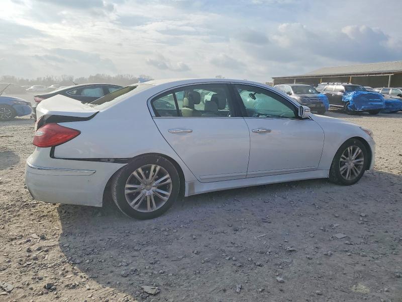 Photo 3 from auction – 2014 HYUNDAI GENESIS with VIN KMHGC4DD9EU262072