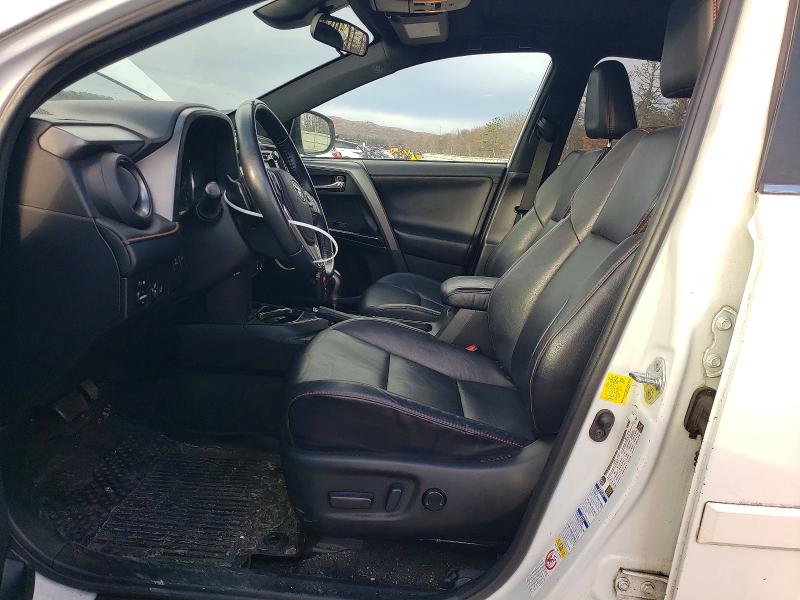 Photo 7 from auction – 2017 TOYOTA RAV4 SE with VIN 2T3JFREV5HW660618