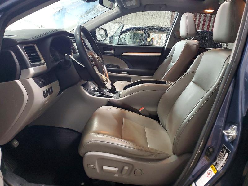 Photo 7 from auction – 2017 TOYOTA HIGHLANDER with VIN 5TDJZRFH1HS435100
