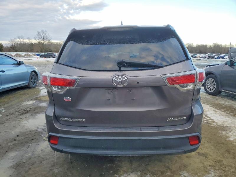 Photo 6 from auction – 2014 TOYOTA HIGHLANDER with VIN 5TDJKRFH1ES064116