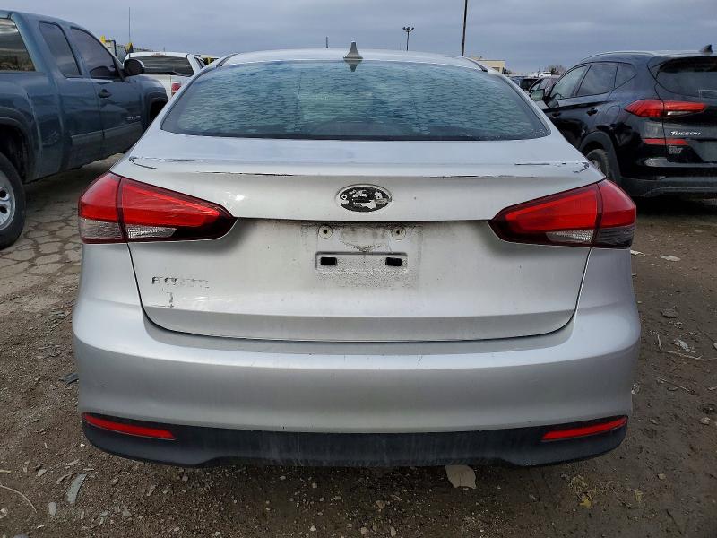 Photo 6 from auction – 2018 KIA FORTE LX with VIN 3KPFK4A71JE203270