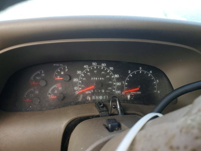 Photo 9 from auction – 2000 FORD EXCURSION with VIN 1FMNU43S9YED45875