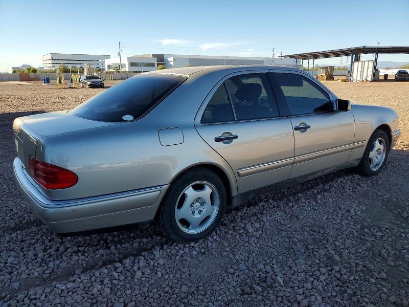 Photo 3 from auction – 1998 MERCEDES-BENZ E 430 with VIN WDBJF70F7WA687639
