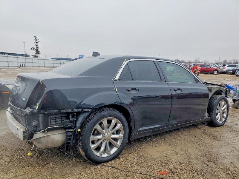 Photo 3 from auction – 2020 CHRYSLER 300 with VIN 2C3CCAKG9LH115902