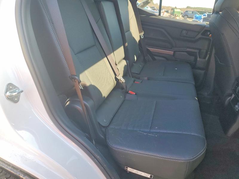 Photo 10 from auction – 2025 TOYOTA 4RUNNER with VIN JTEVA5BRXS5039708