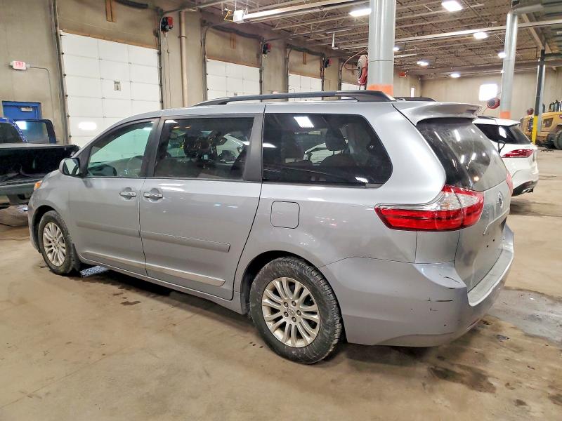 Photo 2 from auction – 2016 TOYOTA SIENNA XLE with VIN 5TDYK3DC3GS732780