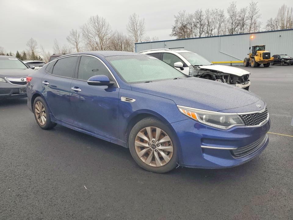 Photo 4 from auction – 2016 KIA OPTIMA EX with VIN 5XXGU4L32GG031713