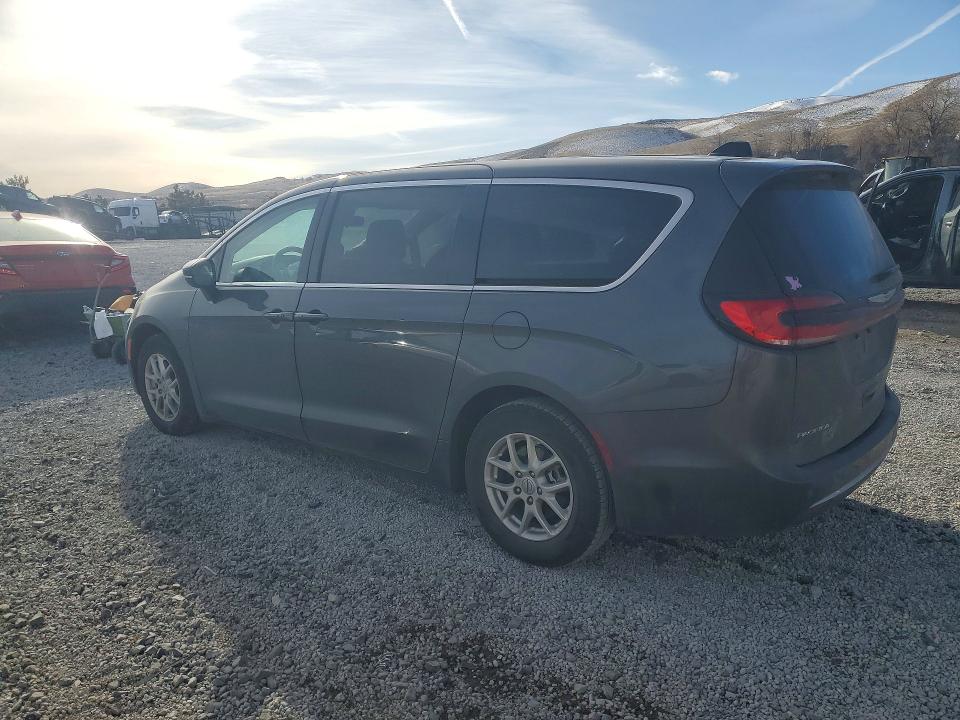 Photo 2 from auction – 2023 CHRYSLER PACIFICA with VIN 2C4RC1BG2PR596985
