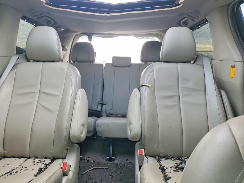 Photo 10 from auction – 2014 TOYOTA SIENNA XLE with VIN 5TDYK3DC2ES513838