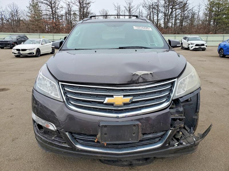 Photo 5 from auction – 2017 CHEVROLET TRAVERSE L with VIN 1GNKRGKD9HJ133439