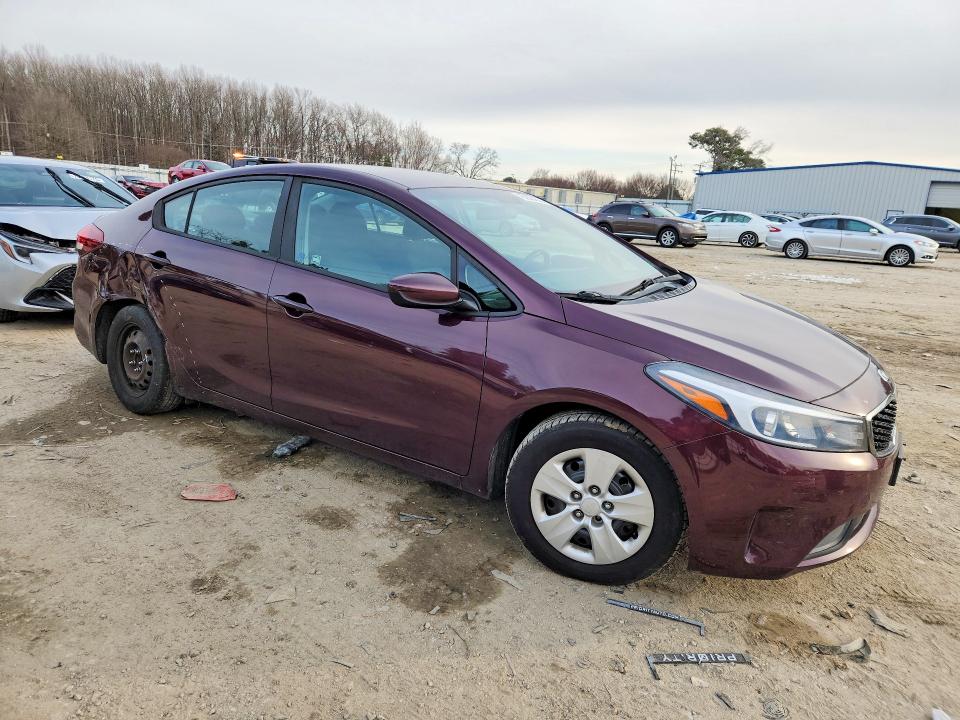 Photo 4 from auction – 2018 KIA FORTE LX with VIN 3KPFK4A77JE176351