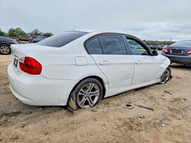 Photo 3 from auction – 2008 BMW 328 XI with VIN WBAVC935X8K040902