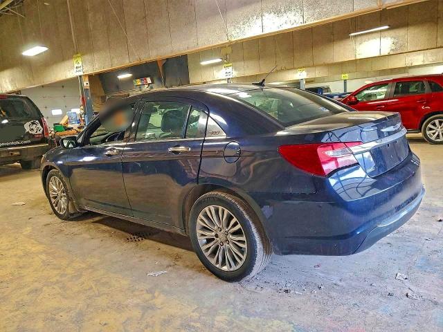 Photo 2 from auction – 2012 CHRYSLER 200 LIMITE with VIN 1C3CCBCG8CN326780