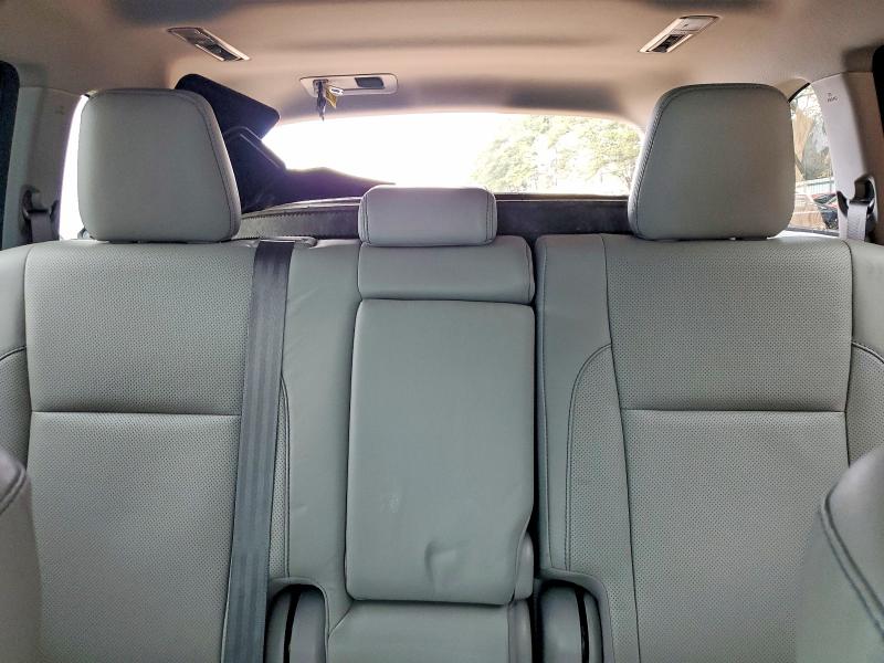 Photo 10 from auction – 2018 TOYOTA HIGHLANDER with VIN 5TDYZRFH1JS275031