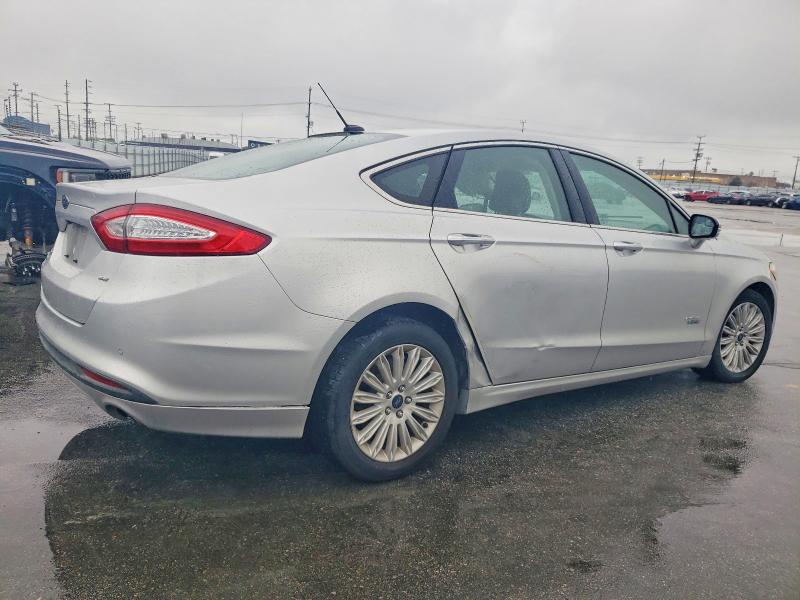 Photo 3 from auction – 2015 FORD FUSION with VIN 3FA6P0PU0FR298031