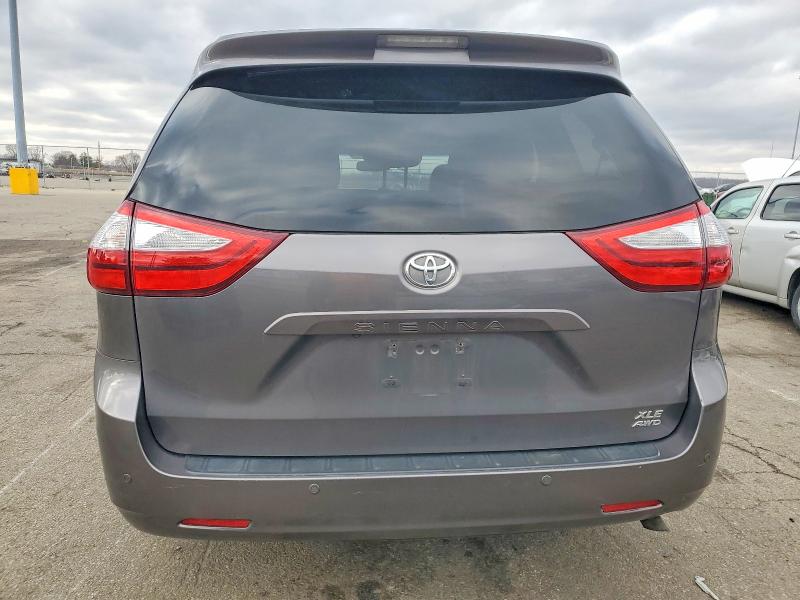 Photo 6 from auction – 2017 TOYOTA SIENNA XLE with VIN 5TDDZ3DC7HS166246