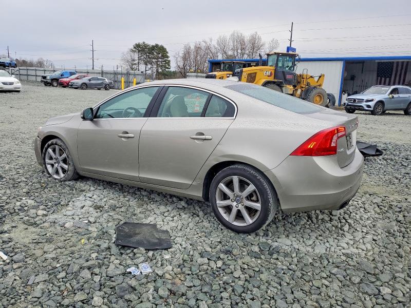Photo 2 from auction – 2016 VOLVO S60 PREMIE with VIN YV126MFK6G2405442