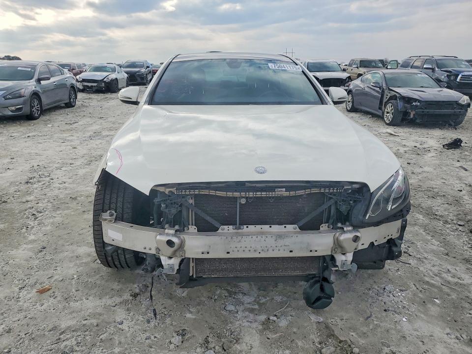 Photo 5 from auction – 2017 MERCEDES-BENZ E 300 with VIN WDDZF4JB4HA095123