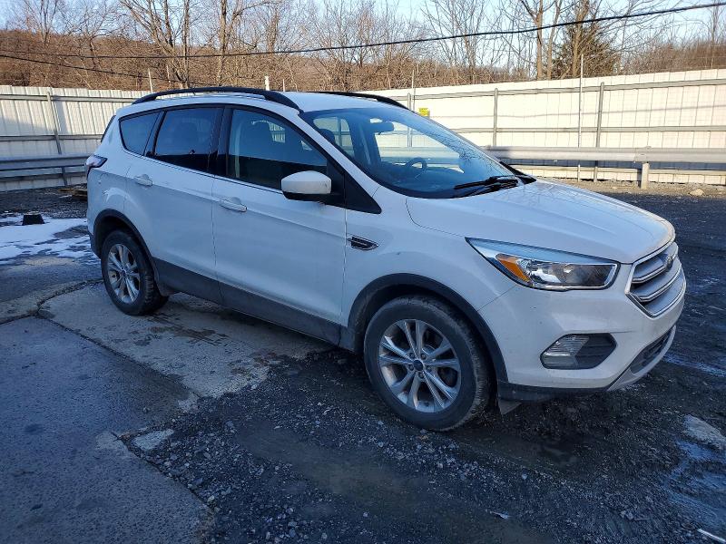 Photo 4 from auction – 2018 FORD ESCAPE SE with VIN 1FMCU9GD2JUC76961