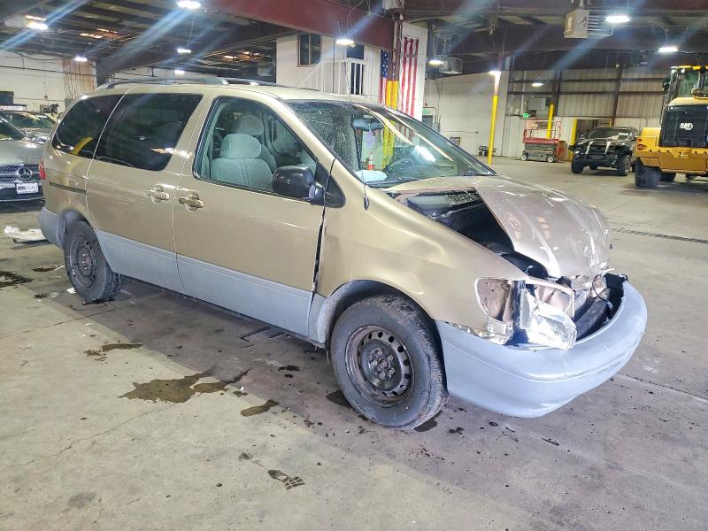 Photo 4 from auction – 2000 TOYOTA SIENNA with VIN 4T3ZF13C2YU294431