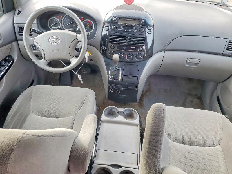 Photo 8 from auction – 2005 TOYOTA SIENNA with VIN 5TDZA23C45S287871