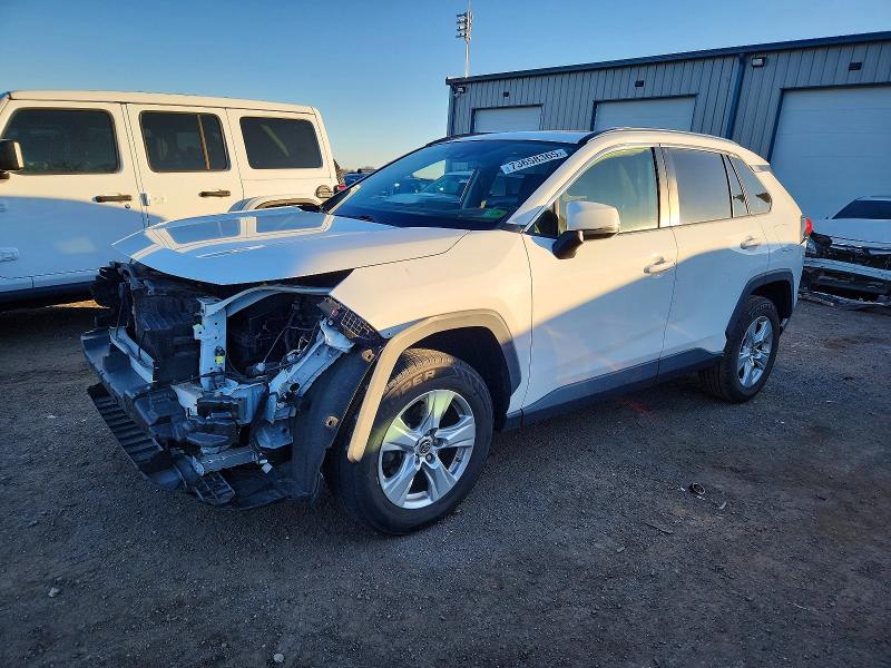 TOYOTA RAV4 2019 with VIN JTMP1RFV8KJ021968 - Photo from auction