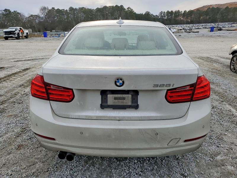 Photo 6 from auction – 2014 BMW 328 with VIN WBA3A5G52ENP33263