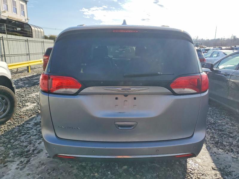 Photo 6 from auction – 2018 CHRYSLER PACIFICA T with VIN 2C4RC1BG0JR210619