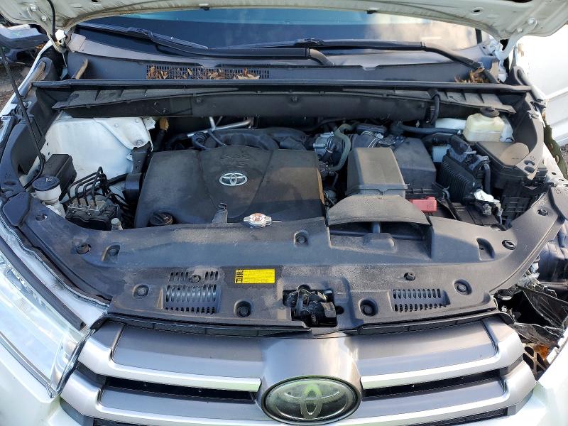 Photo 12 from auction – 2018 TOYOTA HIGHLANDER with VIN 5TDBZRFH6JS808321