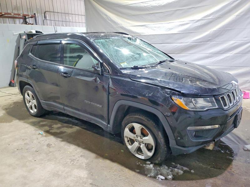 Photo 4 from auction – 2019 JEEP COMPASS with VIN 3C4NJDBBXKT703443