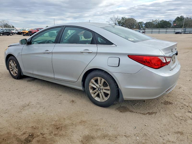 Photo 2 from auction – 2011 HYUNDAI SONATA GLS with VIN 5NPEB4AC3BH133180