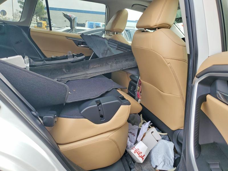 Photo 10 from auction – 2020 TOYOTA RAV4 XLE P with VIN 2T3C1RFVXLW099783
