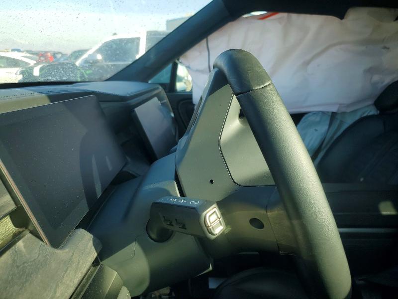 Photo 9 from auction – 2025 RIVIAN R1S with VIN 7PDSGBBA0SN050840