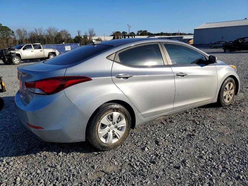 Photo 3 from auction – 2016 HYUNDAI ELANTRA with VIN 5NPDH4AE4GH663709