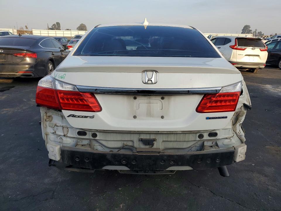 Photo 6 from auction – 2014 HONDA ACCORD with VIN 1HGCR6F54EA003057