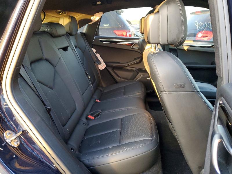 Photo 10 from auction – 2019 PORSCHE MACAN with VIN WP1AA2A54KLB08628